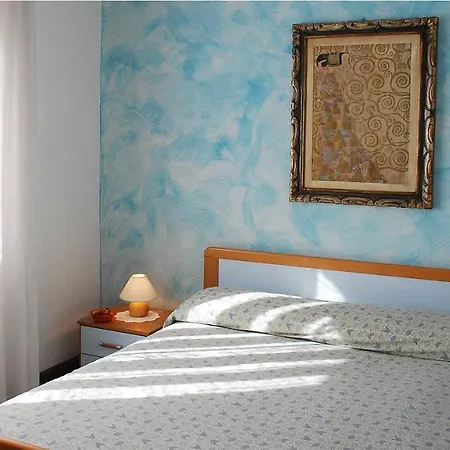 Anna Bed & Breakfast 3*